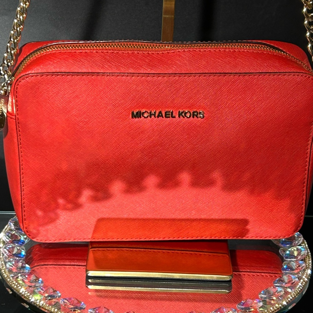 Michael Kors Red Jet Set Saffiano Leather Crossbody Bag 9.5”x 6”x2” GUC like new